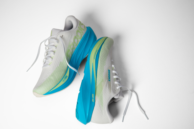 Brooks Men's Ghost Amp Running Shoes